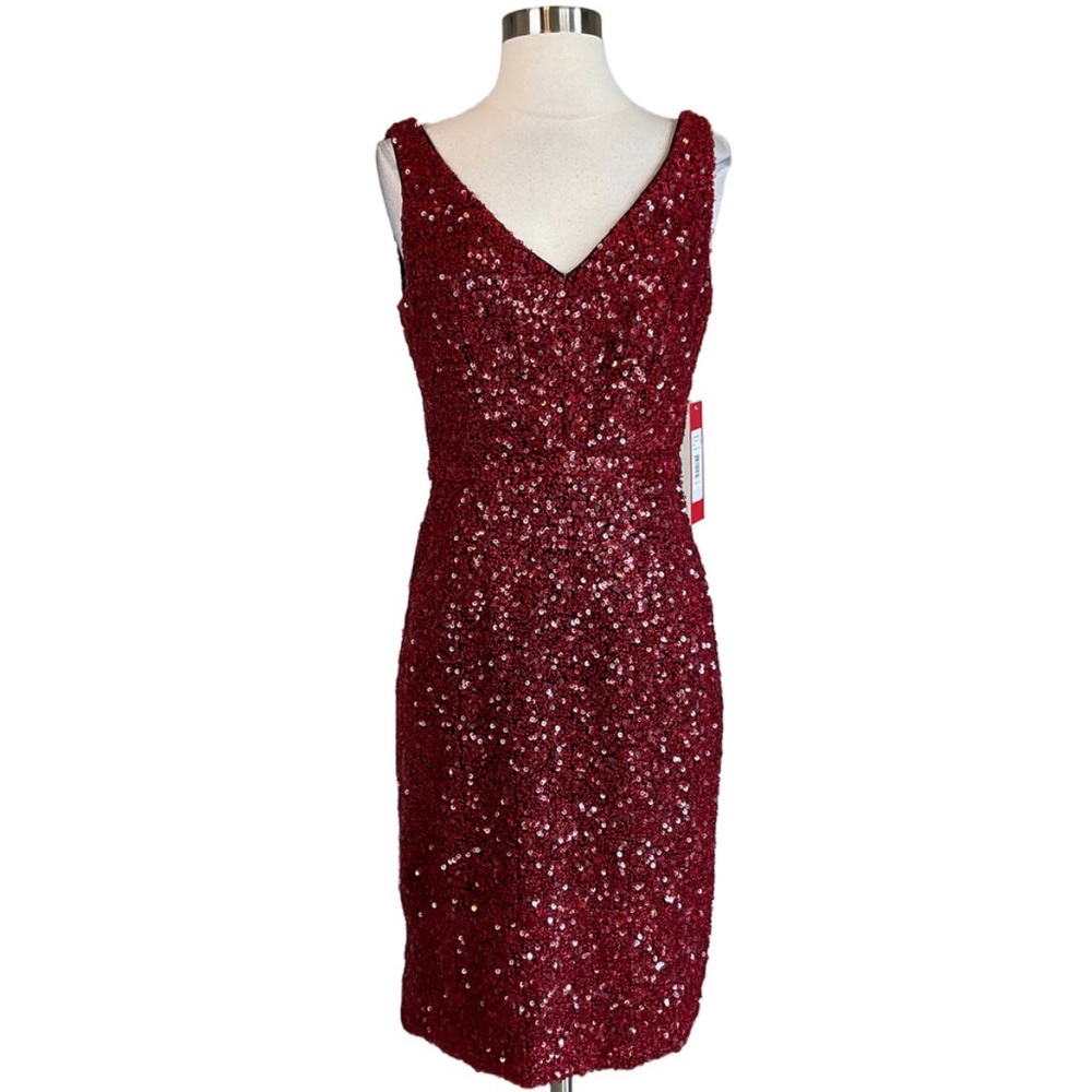 Red Sequined Sleeveless Sheath Cocktail Dress Carmen Marc Valvo Women's Size 4